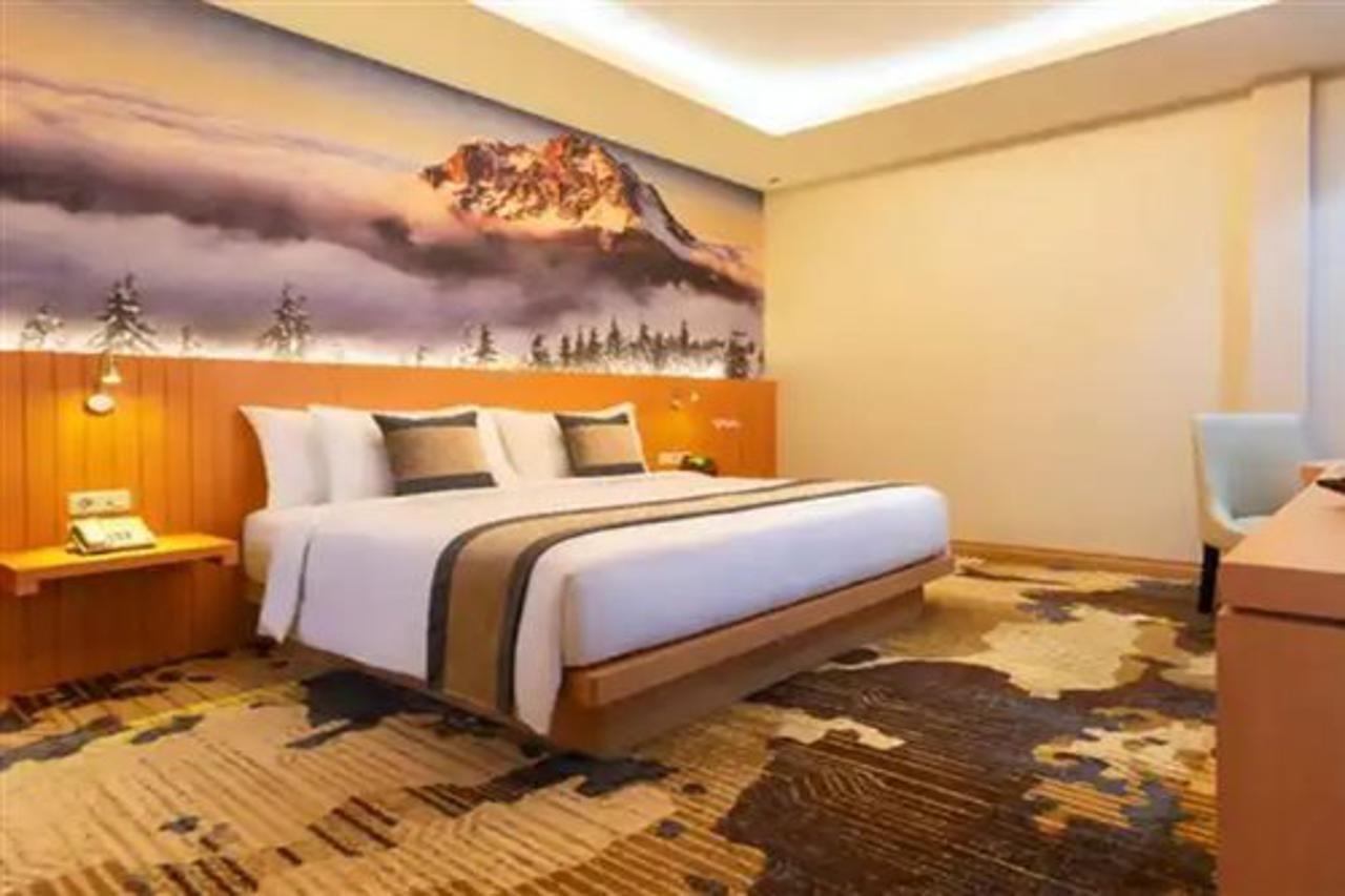 Horison Diana Timika Hotel Bagian luar foto